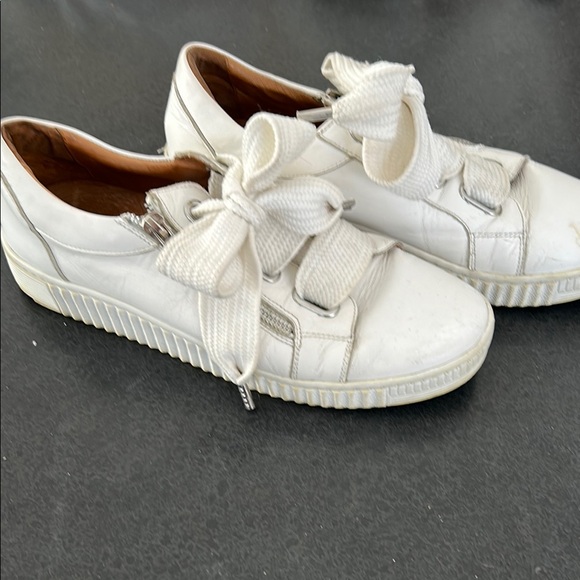 EOS Women's White Sneakers - Picture 6 of 8